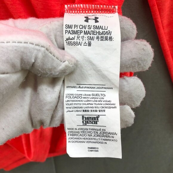 Under Armour Long Sleeve T-Shirt Mens S Hooded Red Henley Heatgear Loose - Picture 8 of 12